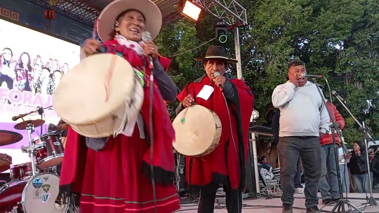 contrapunto de Coplas Santos Paredes y Marta Coria - Tres Cruces 2025