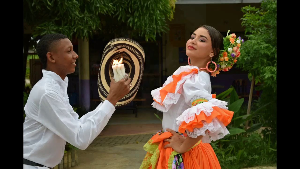 Explicación y demostración de la Danza del Porro palitia'o