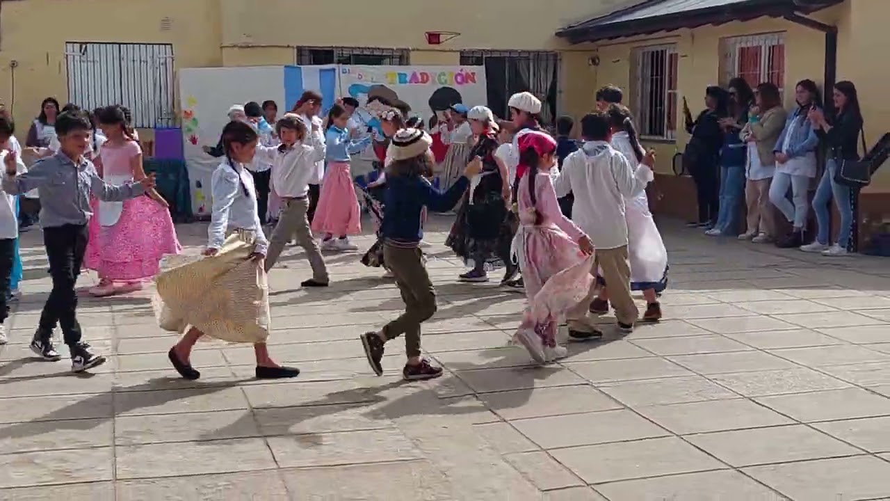 acto dia de la tradicion 13/11/24. escuela N°4 valeria del mar. alumnos de 4 grado.
