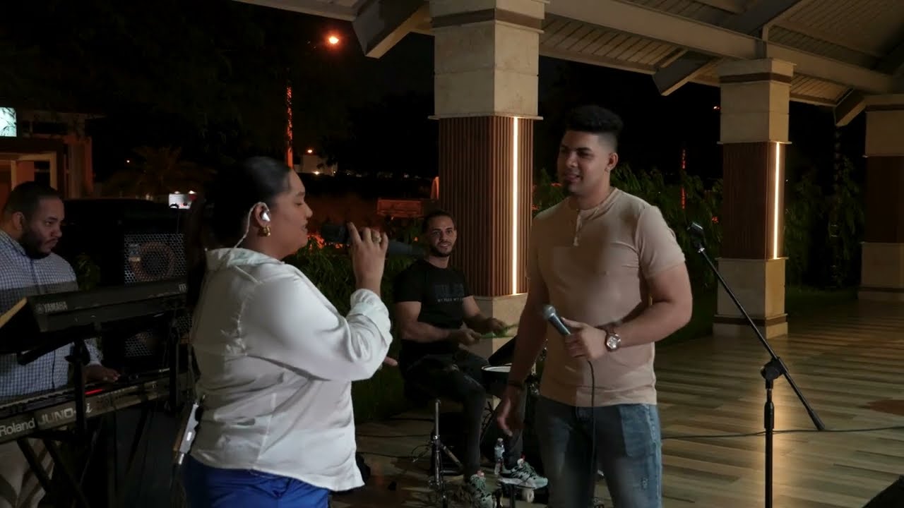 Nelly Bless & Robin La Voz - Buenos Amigos (En Vivo)