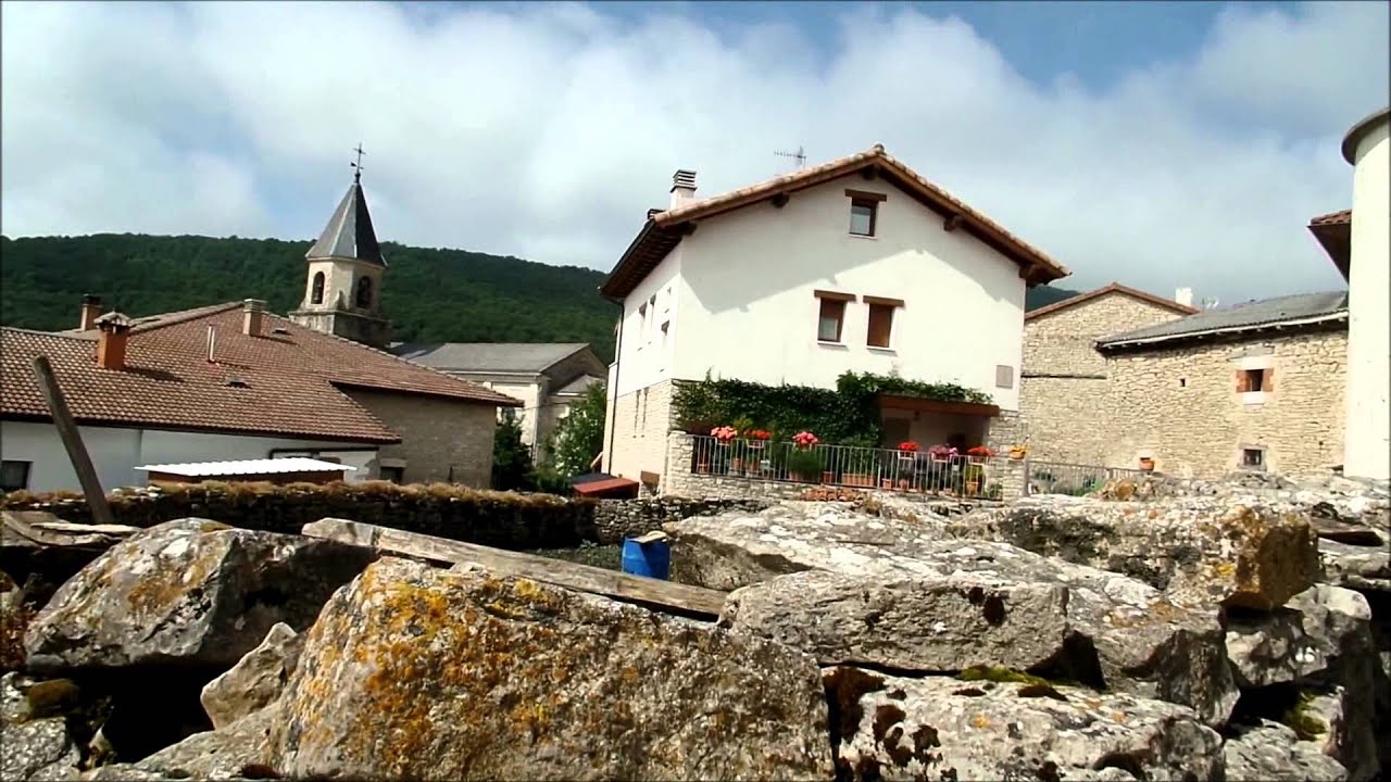 PUEBLO GOÑI  NAVARRA ESPAÑA 12 JUN 2015 1