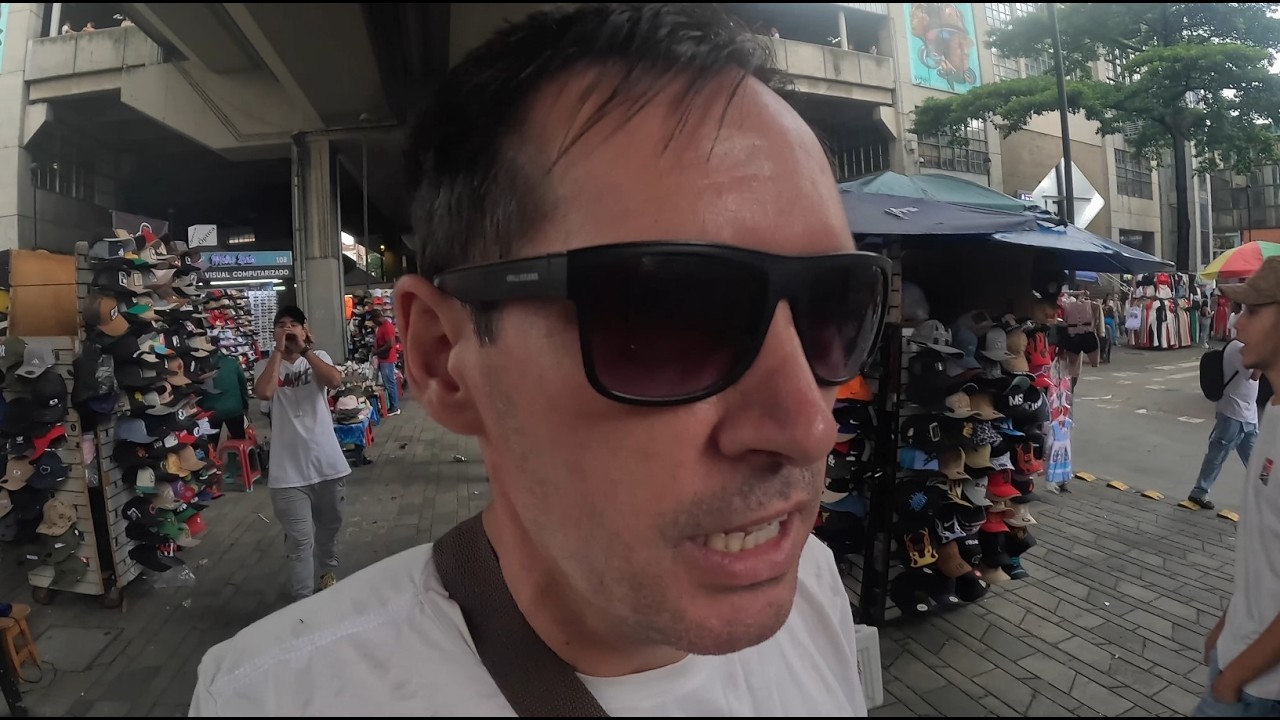 TENSÃO QUANDO OS ZUMBIS DE MEDELIN ME NOTARAM 🇨🇴