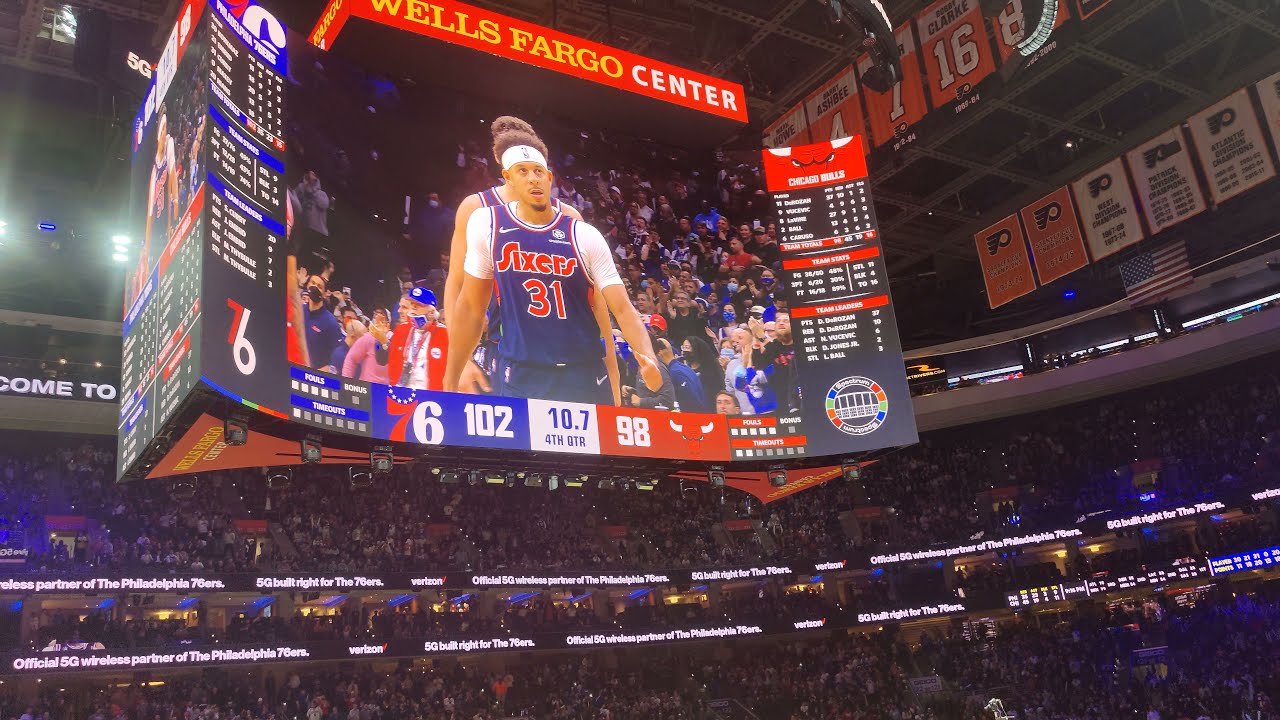NBA Chicago @ Philly 04 10.7 seconds left, Philadelphia, PA, 2021-11-03