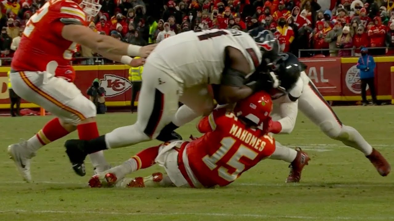 Joe Buck & Troy Aikman STUNNED After AWFUL Unnecessary Roughness Penalty on Patrick Mahomes 😳