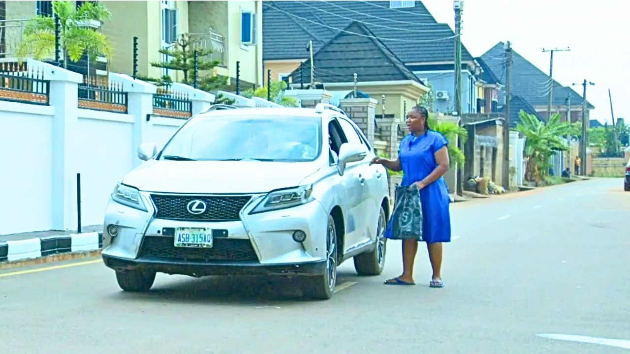 How D Poor Homeless Girl Walking On The Road Side Met A BillionaireThat Took Her In| Nigerian Movie