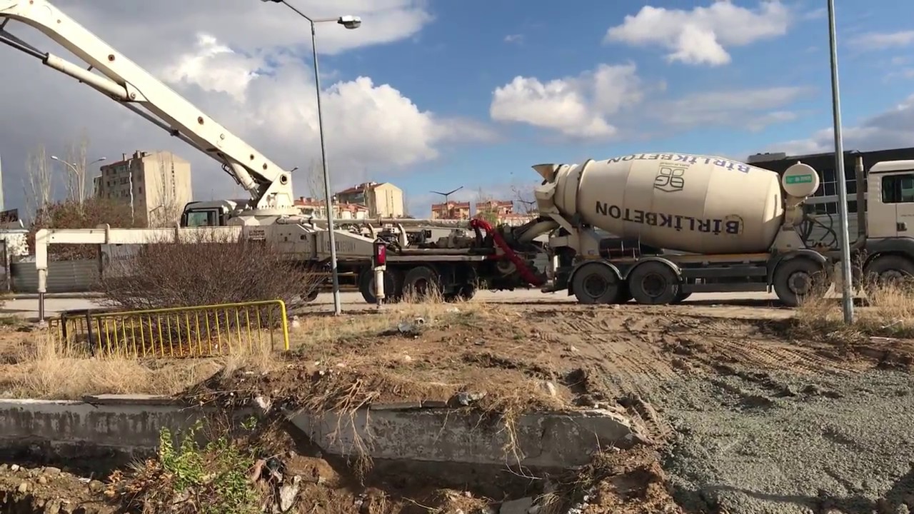 CİFA K52L Concrete Pump and MAN TGS 32.360 Truckmixer