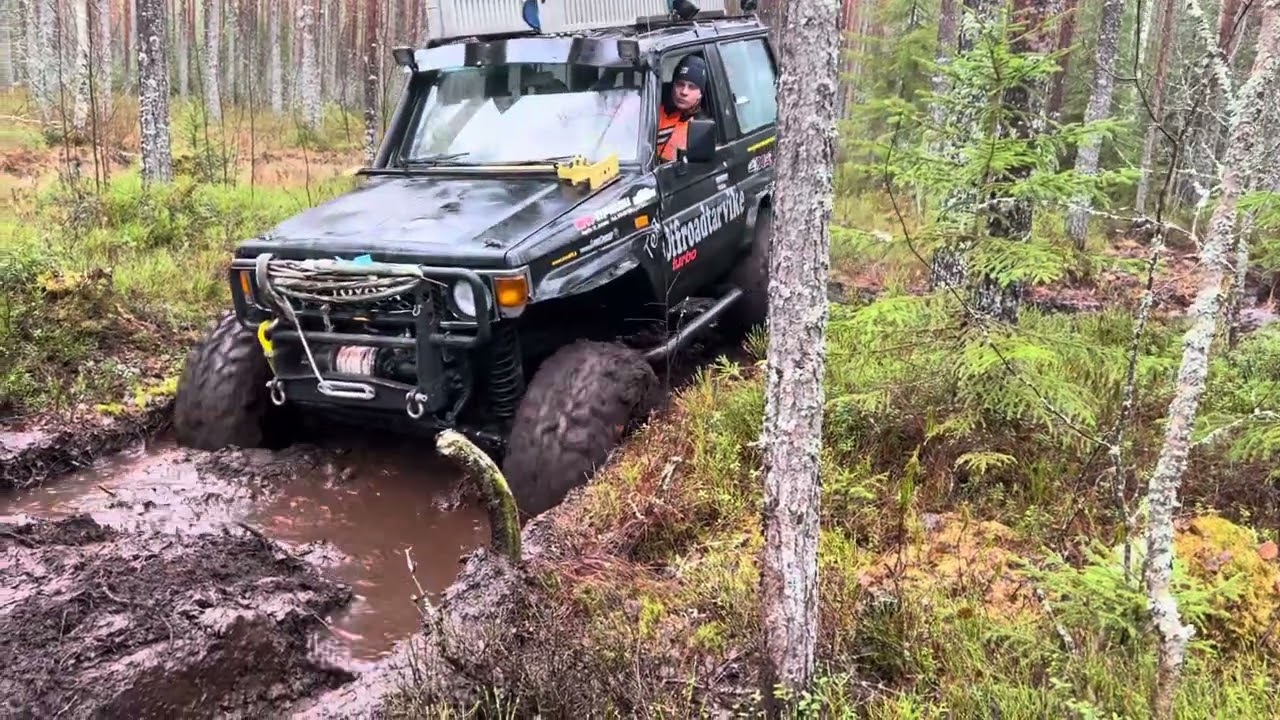Lj ja rocky mutalikossa #offroadoverland #offroad #mud #patrol #offroading #toyota #jeep #suzuki 