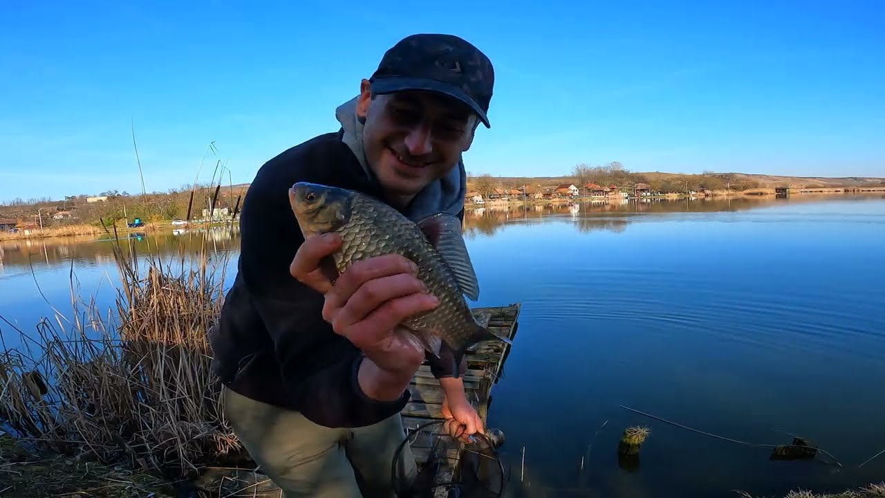Pescuit Rece cu Viermuși Și Un Mărțișor Pescăresc Perfect