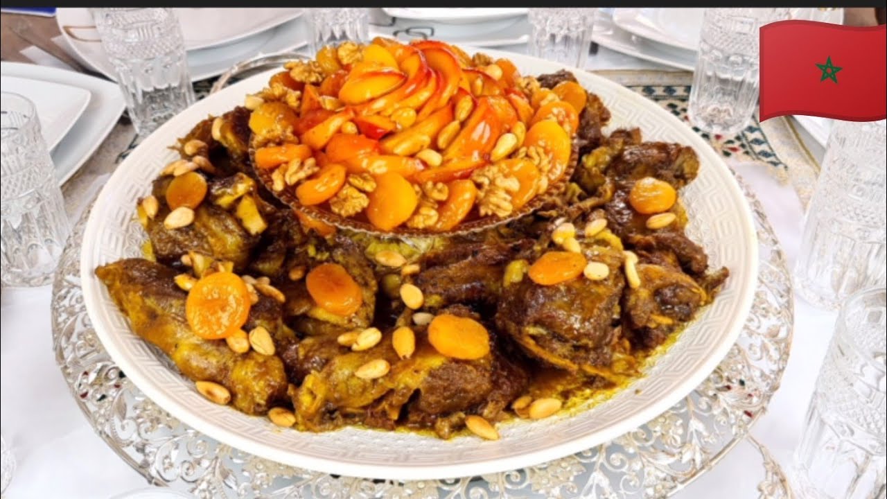 الذ طجين مغربي في اجمل حلله .اللحم بالخوخ يا سلام لم أكن أتصور كل هذه اللذة وكل هذا الطعم الرائع