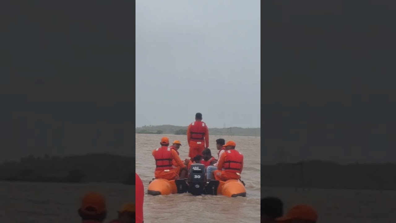 flood rescue duty#gujarat #ndrf team our july2024