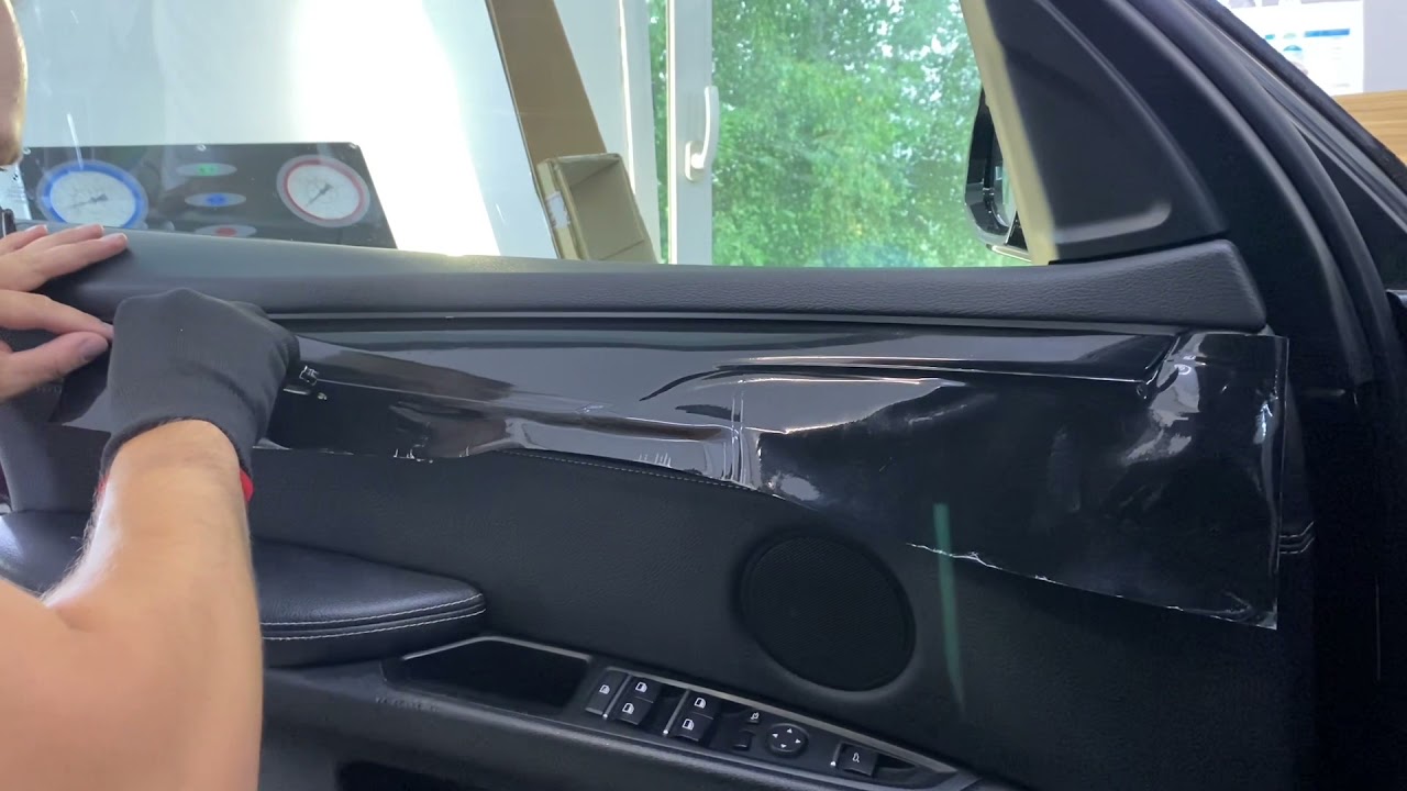 Jak okleić dekory folią wylewaną piano black