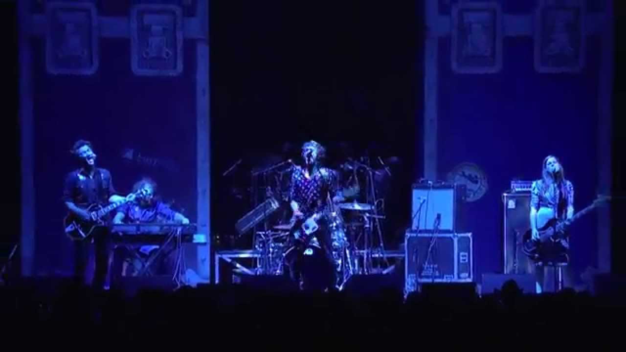 Shark Fin Blues (LIVE IN AUCKLAND 5 of 6)