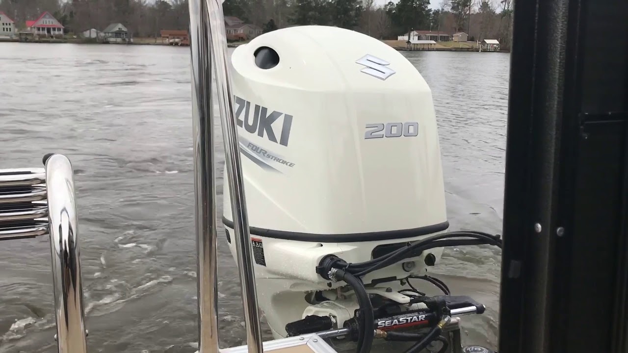NEW 2017 Crest II 210 L Tri-Pontoon powered by 200 hp Suzuki 4-stroke