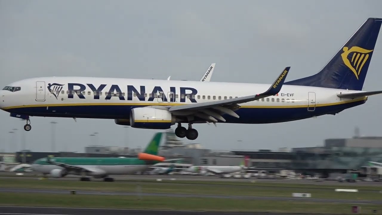 Storm Darragh Ryanair's scariest landings and go around at Dublin Airport, Ireland 🇮🇪