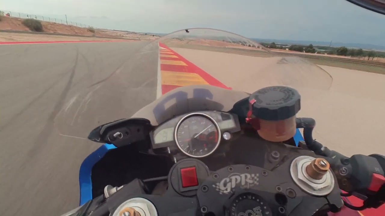 Motorland Aragón Onboard - Yamaha R6 - 2:11.052