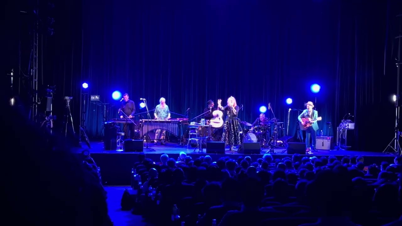 Fairground Attraction - A Hundred Years Of Heartache - A Smile In A Whisper AT Tokyo 07/03/2024
