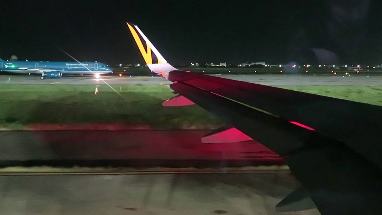 IT303 tigerair 台灣虎航桃園機場起飛Taoyuan airport takeoff