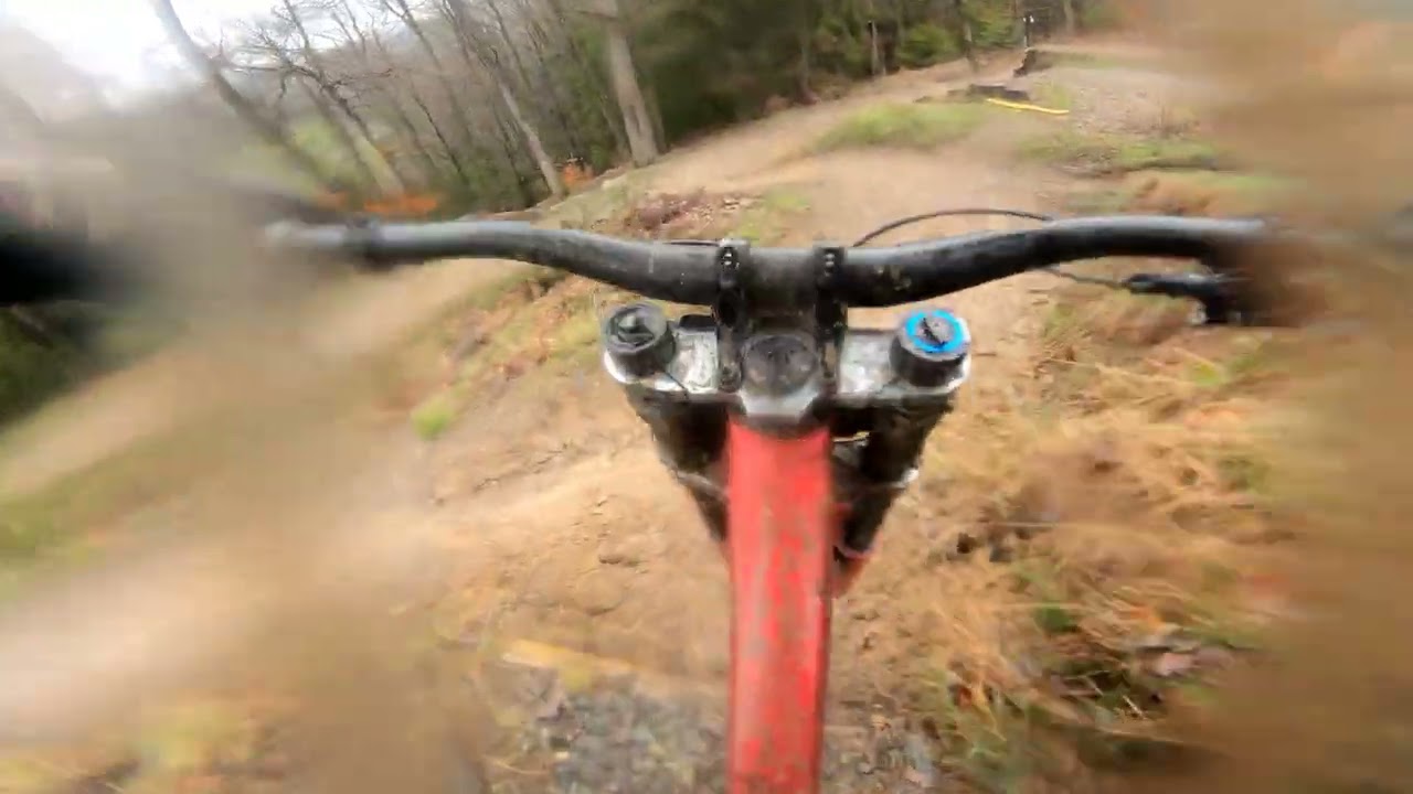 Karfreitag Bikepark Olpe | Regen und Matsch | Erster Trip f&uuml;r 2023 #bockaufoe @dersteph @MosbyMTB