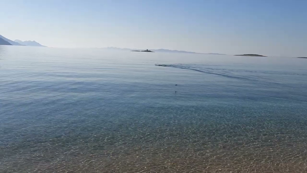 Orebić , plaža Trstenica -16.07.2022. u 08,00 sati, dok turisti spavaju
