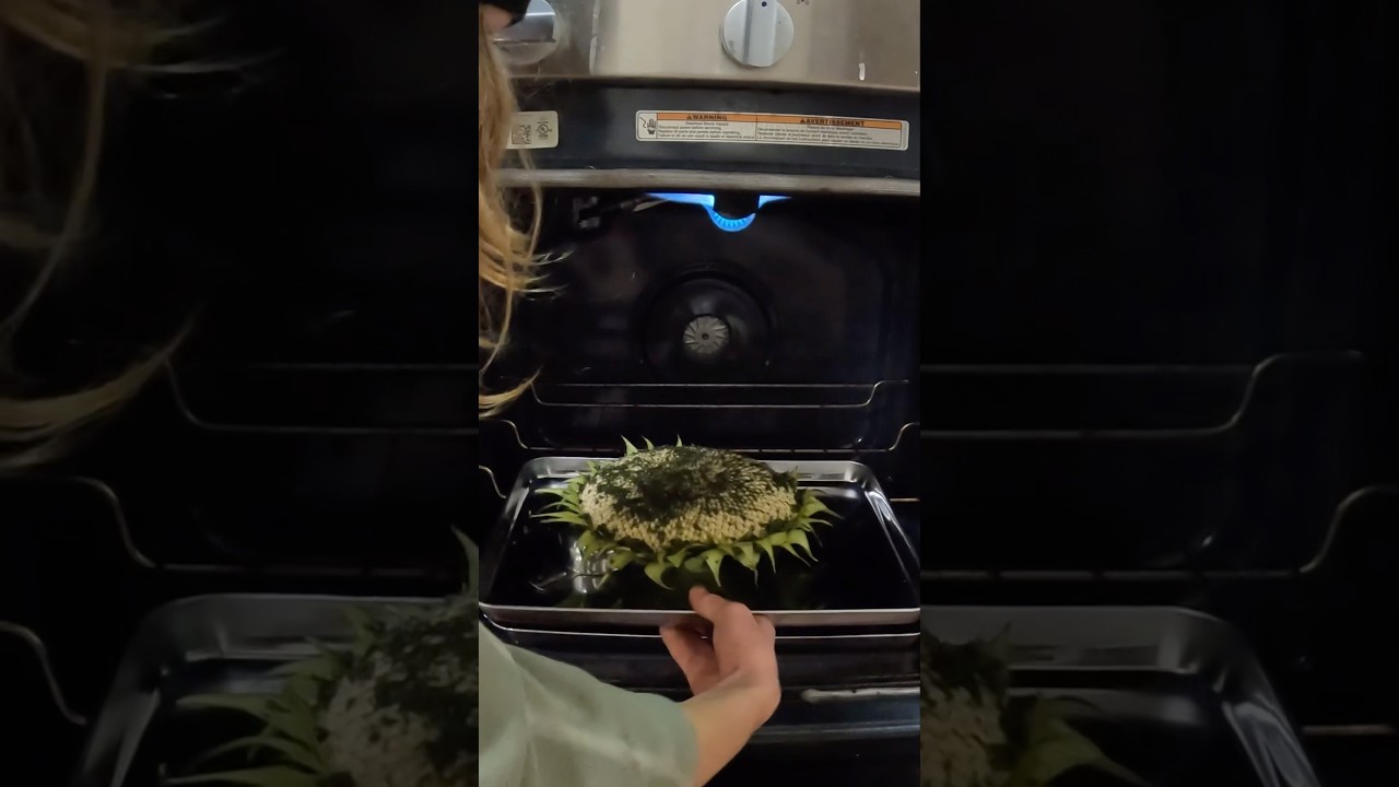 Запекание и употребление в пищу целых головок подсолнечника 