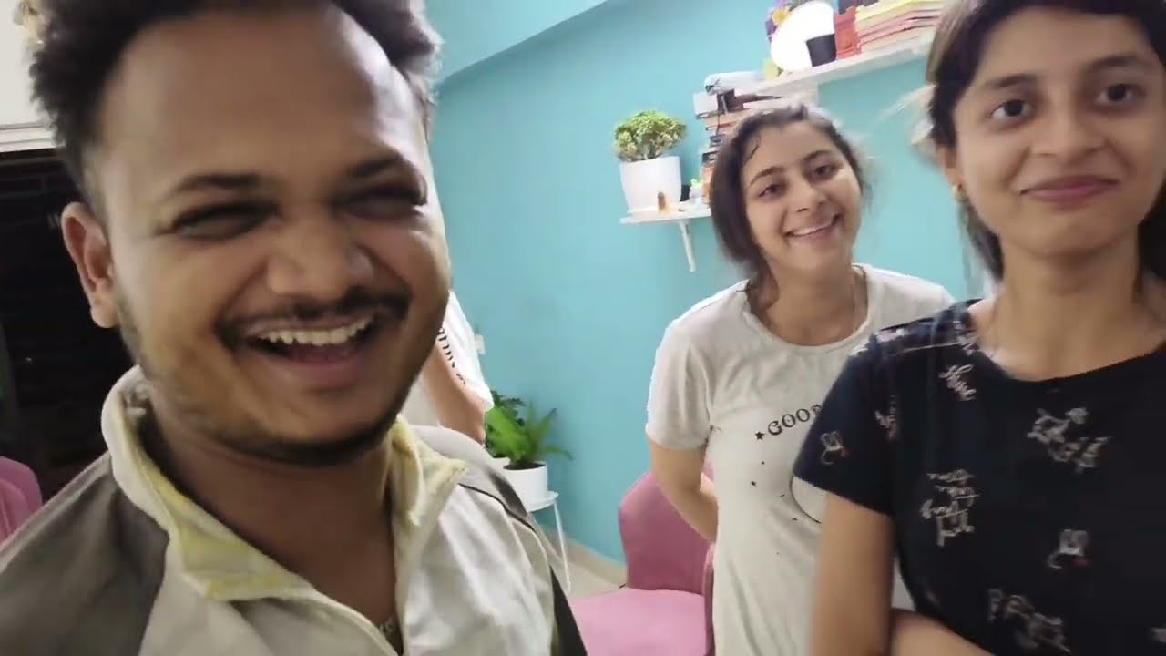 भावाच्या हळदीसाठी मी आणि मयुरी निघालो मुंबई || खूप दिवसांनी भेटलो अंकिताला 😊