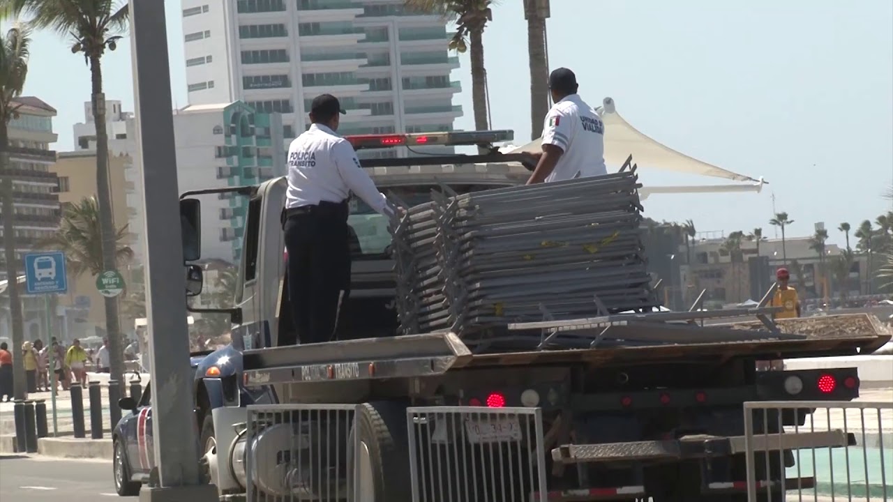 Instalan vallas sobre la Avenida del Mar