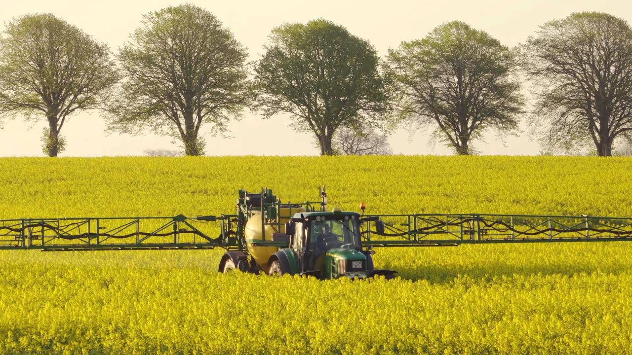 John Deere 840i - Gavnø Gods - John Deere 36 meter sprayer