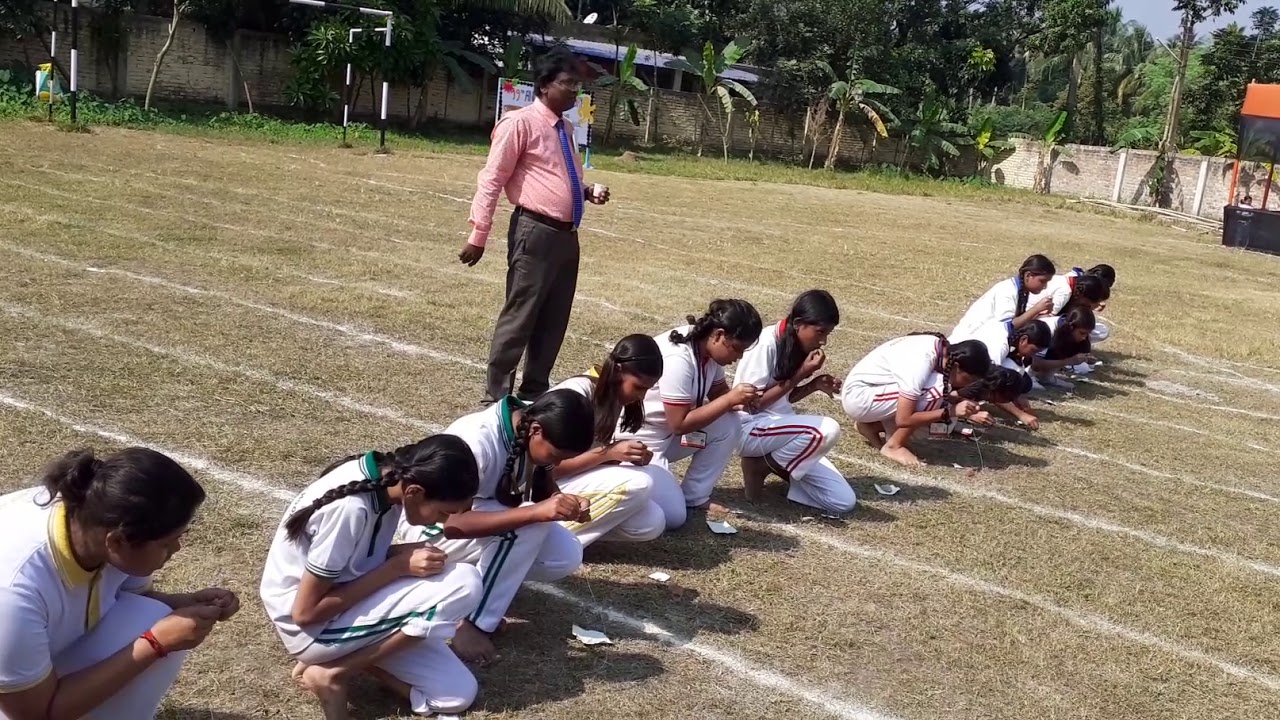 Thread and Needle Race (Girls)