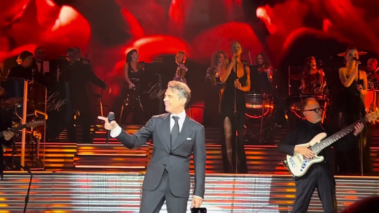LUIS MIGUEL “FRÍA COMO EL VIENTO” 1er SHOW TOUR 2023 MOVISTAR ARENA  BUENOS AIRES ARGENTINA