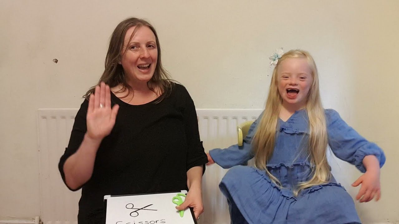 Makaton Sign of the Week - Scissors ✂️
