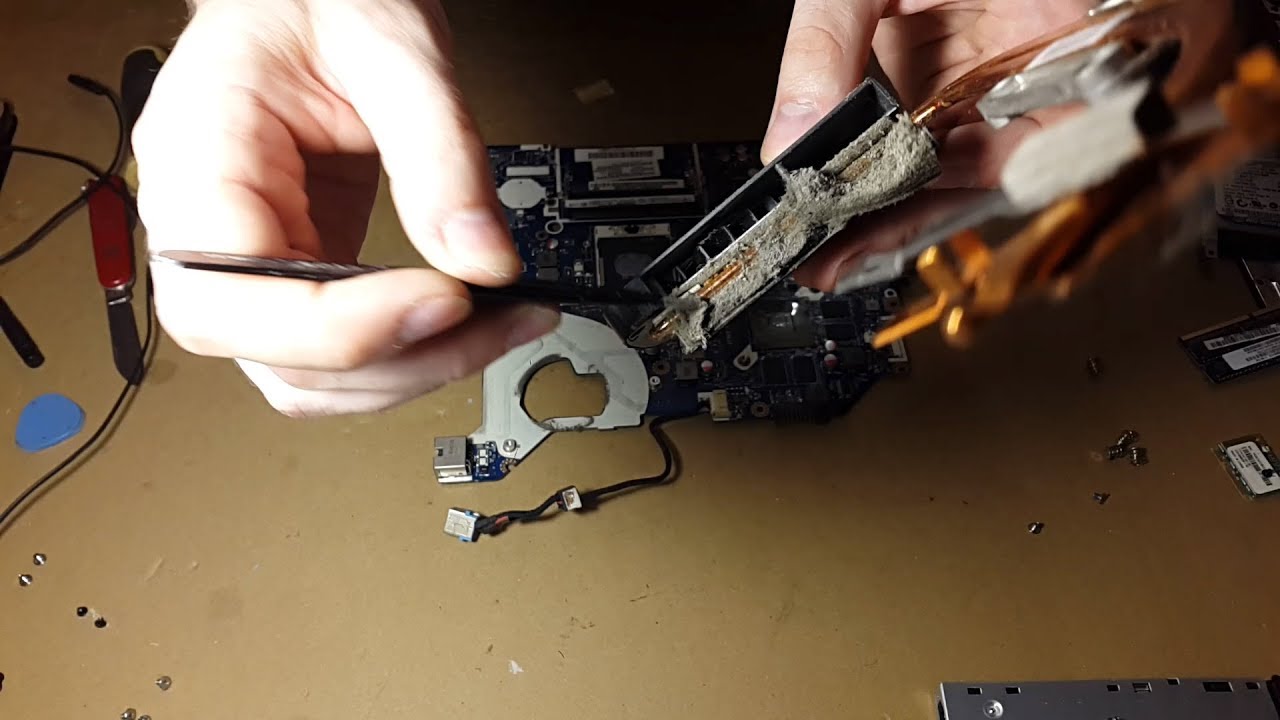 Acer Aspire 5755G. Разборка. Чистка. Нюансы.