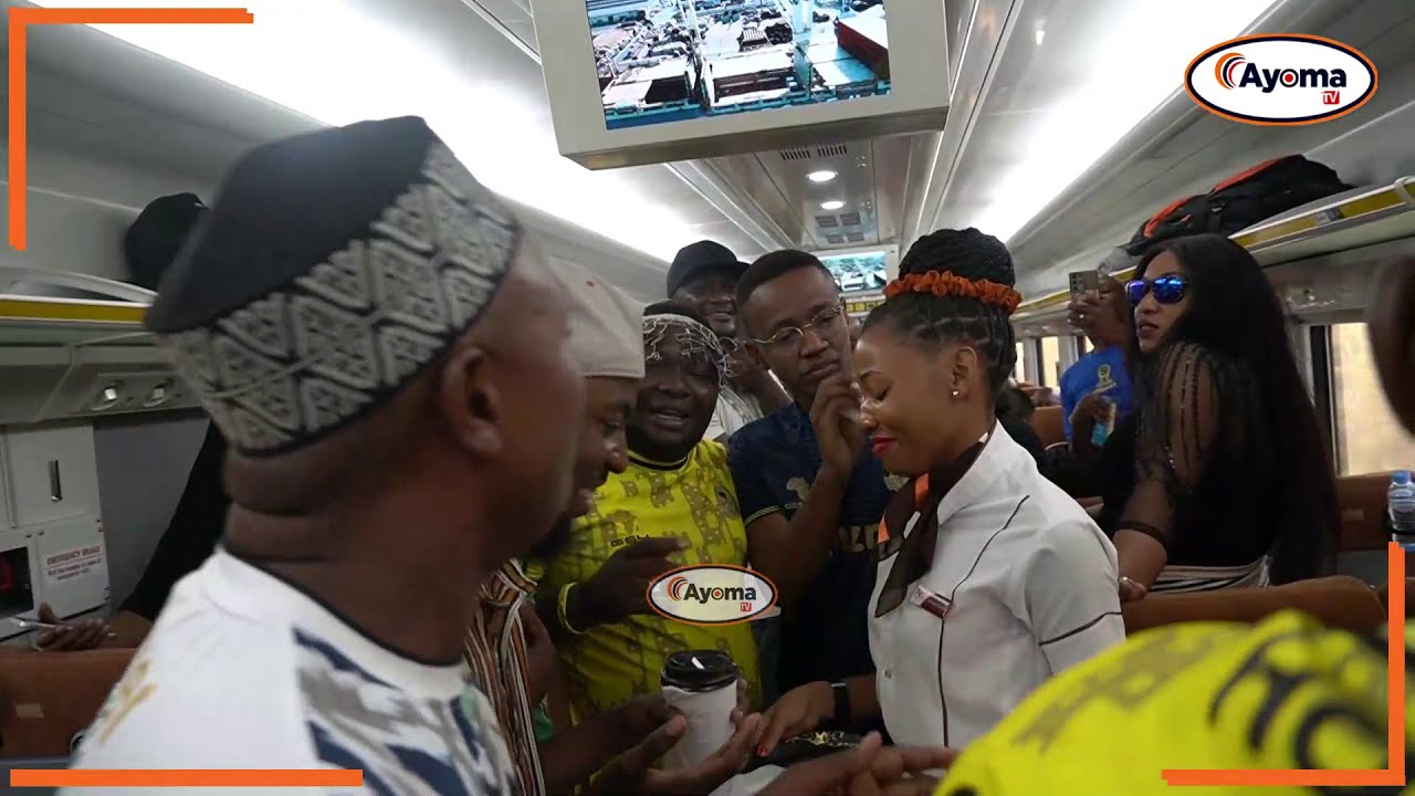ALLY KAMWE AFUNGA NDOA NA MHUDUMU WA TRENI | DUA YAPIGWA LIVE | MWENYEWE ASHANGILIA | AWATAMBIA WATU