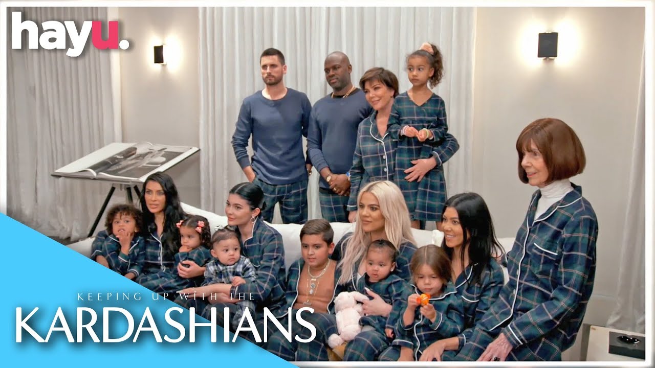 A Kardashian Christmas Dinner! | Season 16 | Keeping Up With The Kardashians
