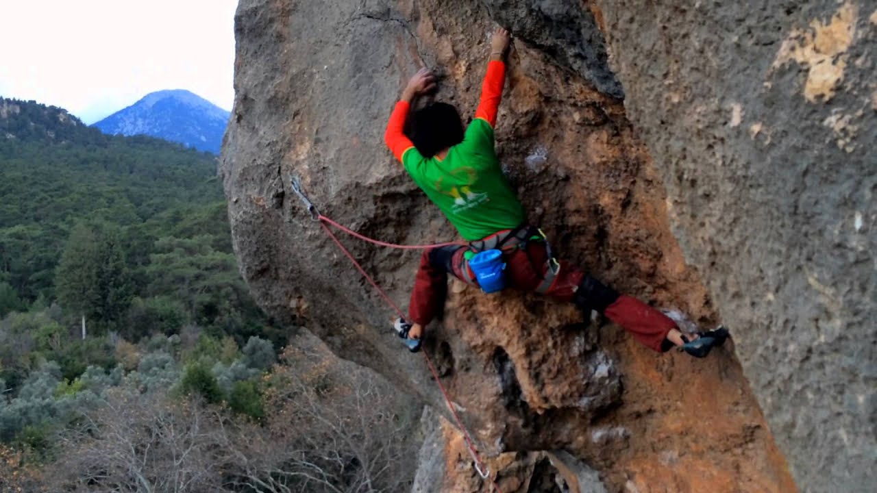 Michal Kwiatkowski - Climbing in Geyikbayiri, Turkey | Camper.pl