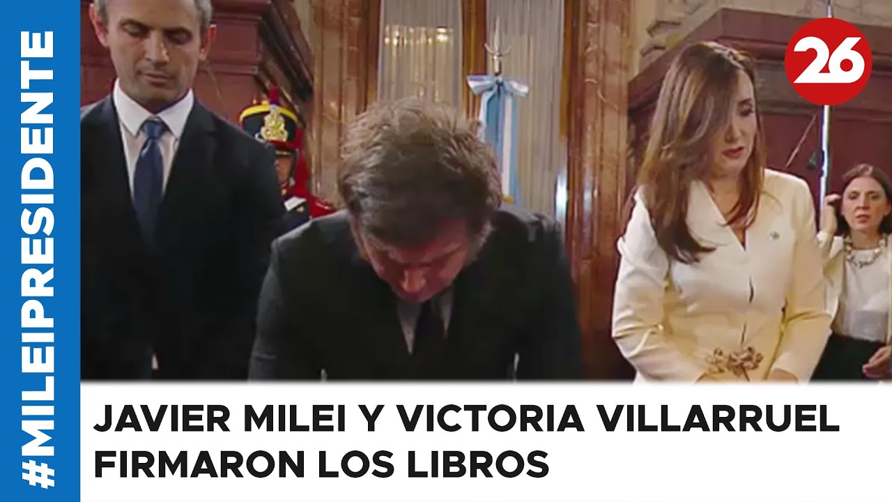 JAVIER MILEI Y VICTORIA VILLARRUEL firmaron los libros del Congreso de la Nación