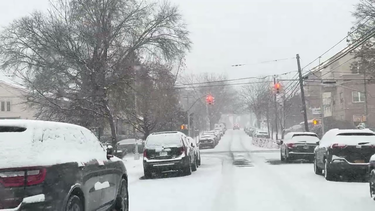 La nieve cae en silencio | Caminando entre casas, pensamientos y libros