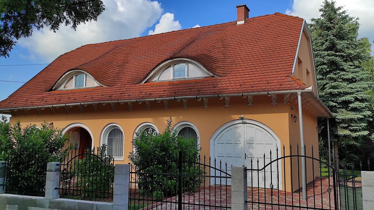 Eladva!!!! Szilvásvárad Jókai utcájában eladó több generációs, 250 nm-es családi ház. oc.hu