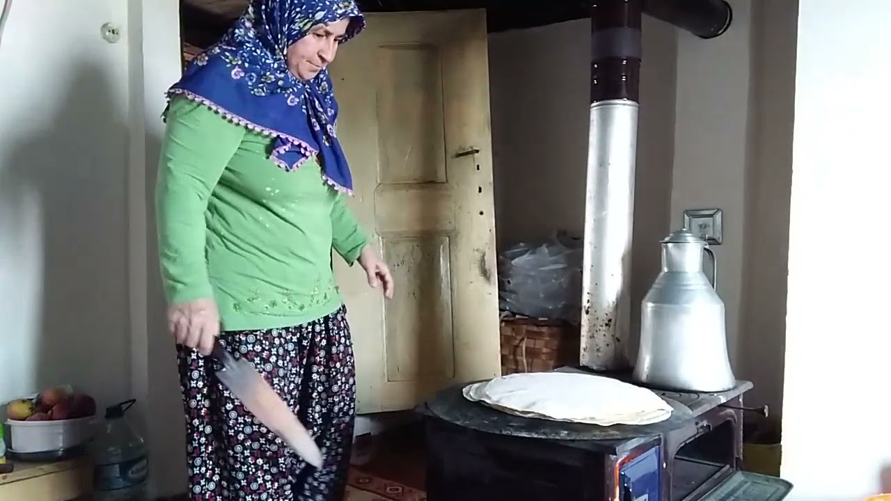 mantarlı köy böreyi yapıyoruz 😋😋💚