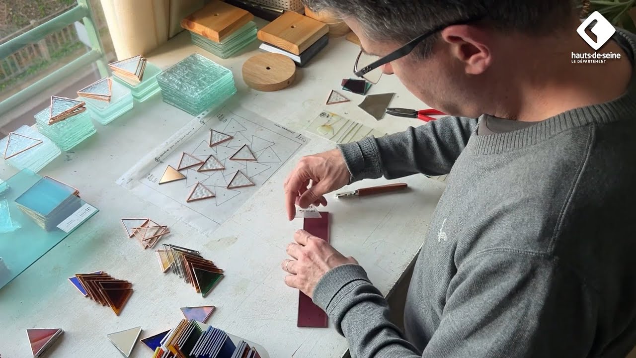 🛠️ Label Artisan du Tourisme : découvrez Guillaume Maherault, créateur verrier à Issy 💎