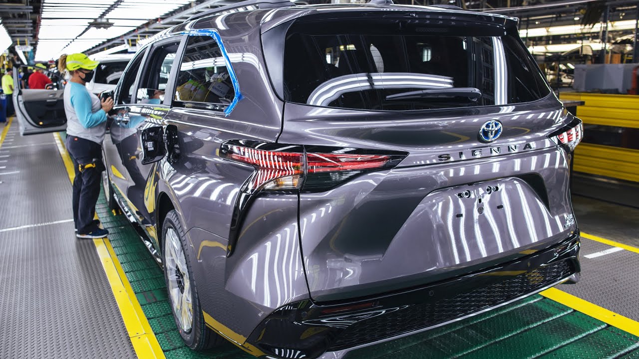 2021 Toyota Highlander and Sienna – Production line at Indiana plant