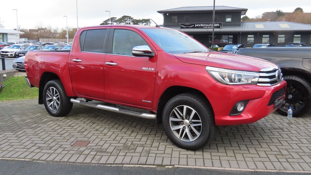 2017 Toyota Hilux 2.4 D-4D Invincible Double Cab - Start up and full vehicle tour