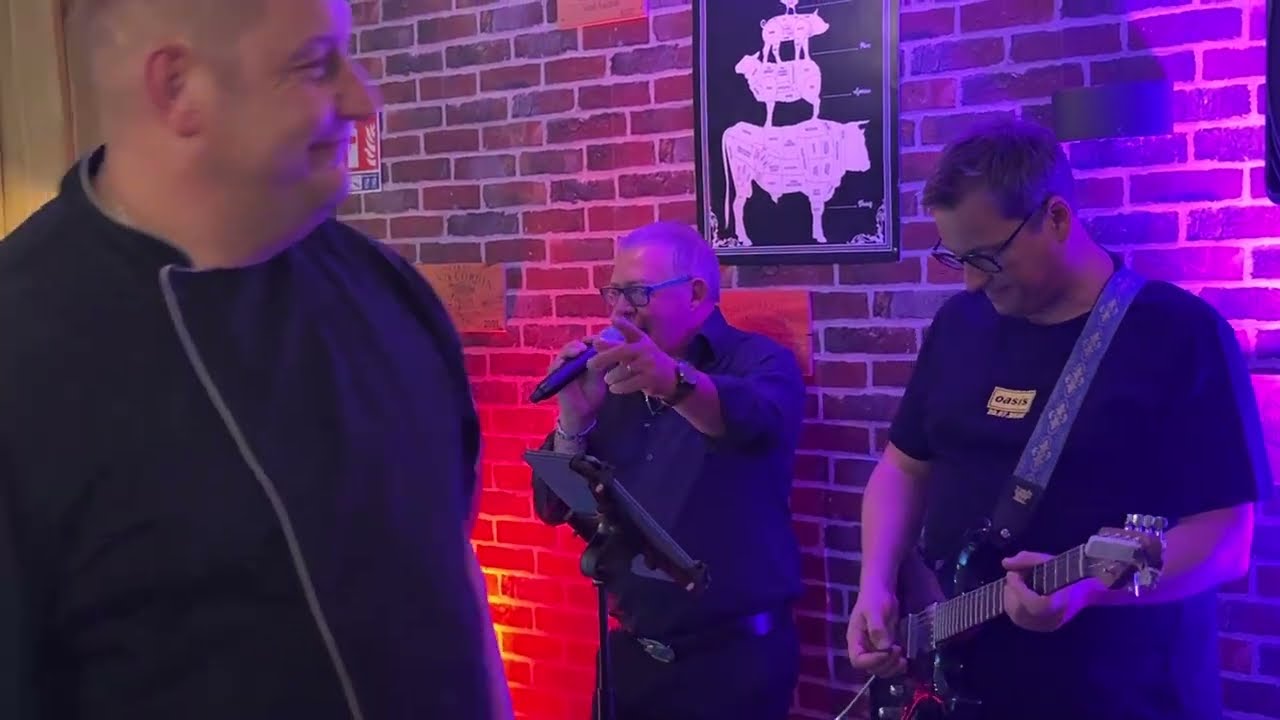 O  DIVIN  présente en concert spéciale Johnny  JEAN-MARC WAUTERS  et ses Musiciens  vidéo 2