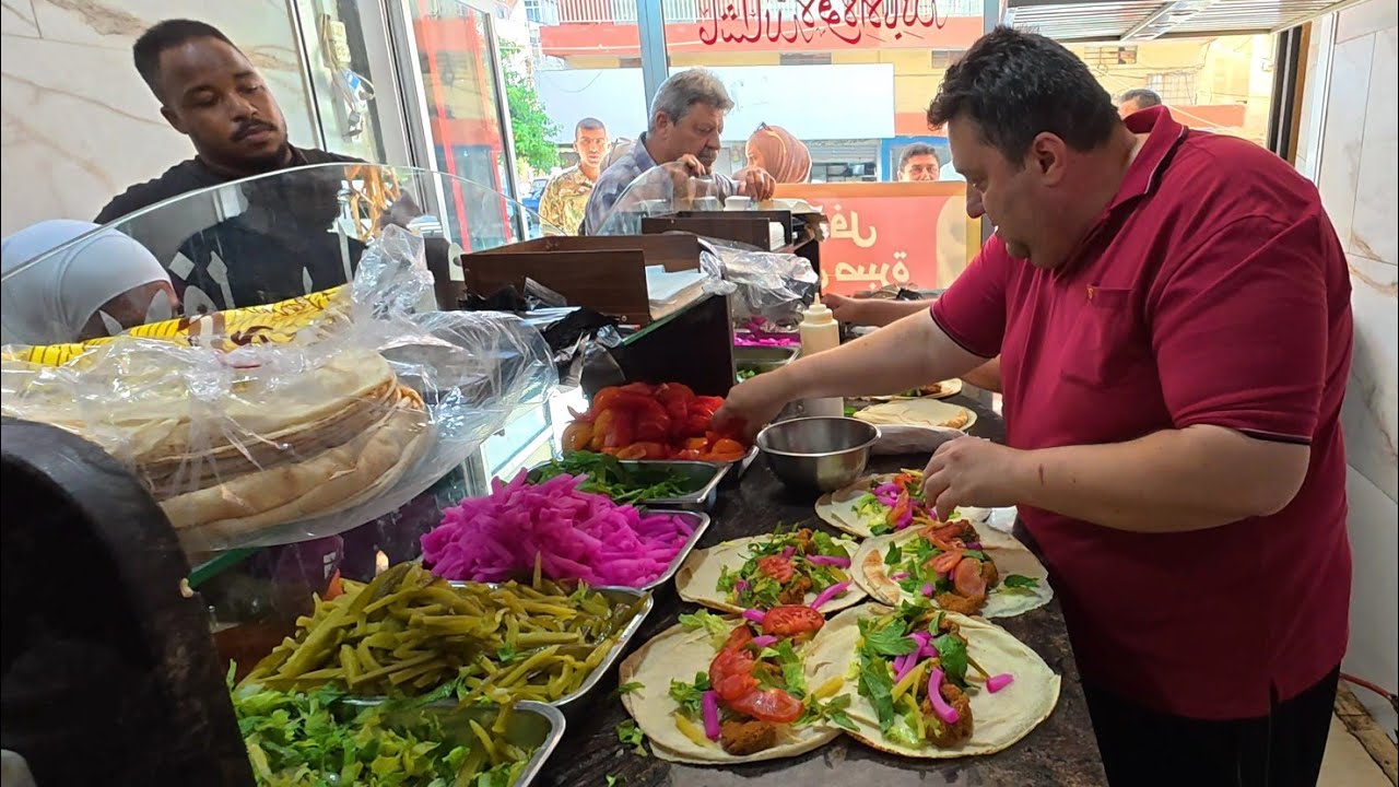 ارخص سندويش فلافل في لبنان في مدينة الميناء طرابلس / Lebanese falafel