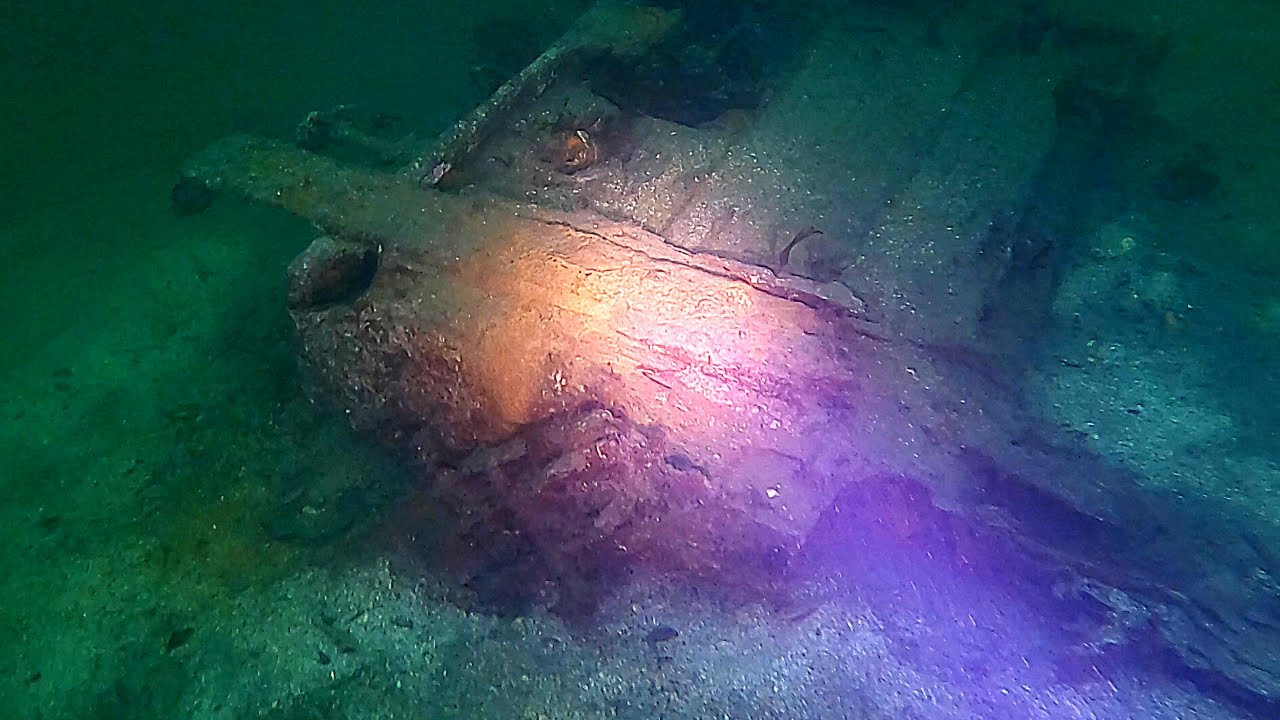 Exploring The Indian Arm | Shipwrecks & IPhones
