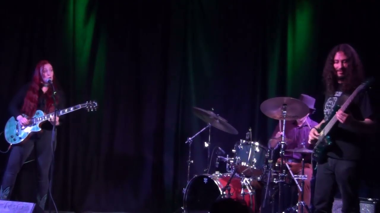 Izy Riff & The Lucky Boys live in der Kulturfabrik Kufstein 2