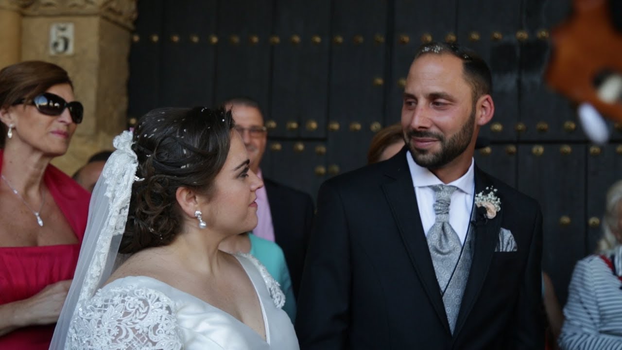 Sorpresa de boda a la salida de la Iglesia de San Lorenzo | Pasodoble | Boda en Córdoba
