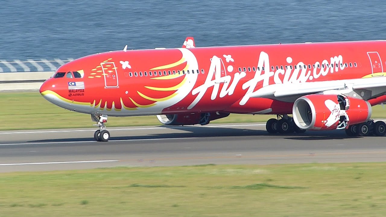 AirAsia X Airbus A330-343 9M-XXT 