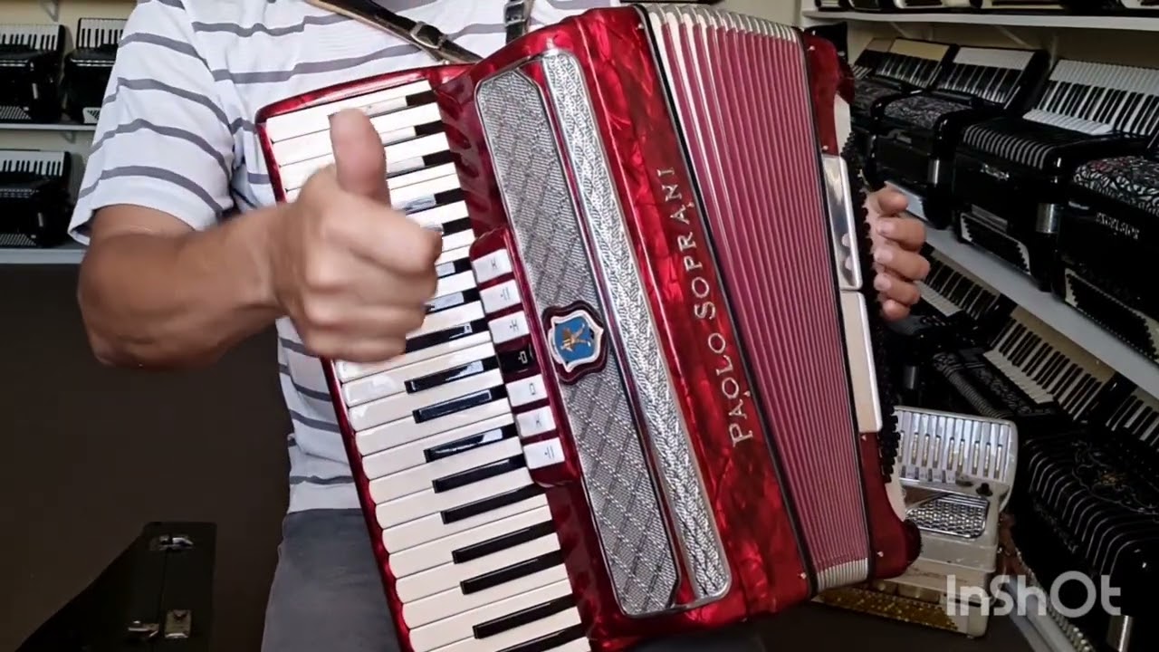 (VENDIDA) Acordeon 120 baixos Paolo Soprani linda