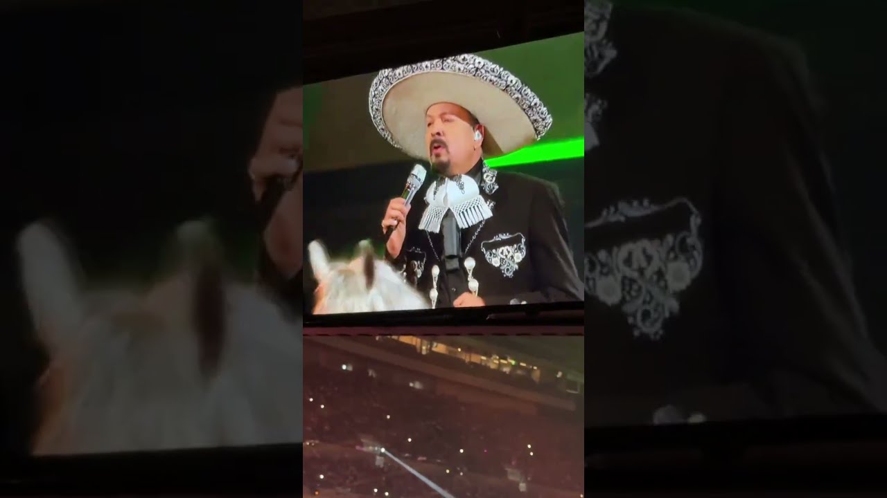 EXITOSA ENTRADA DE PEPE AGUILAR EN EL RODEO HOUSTON 