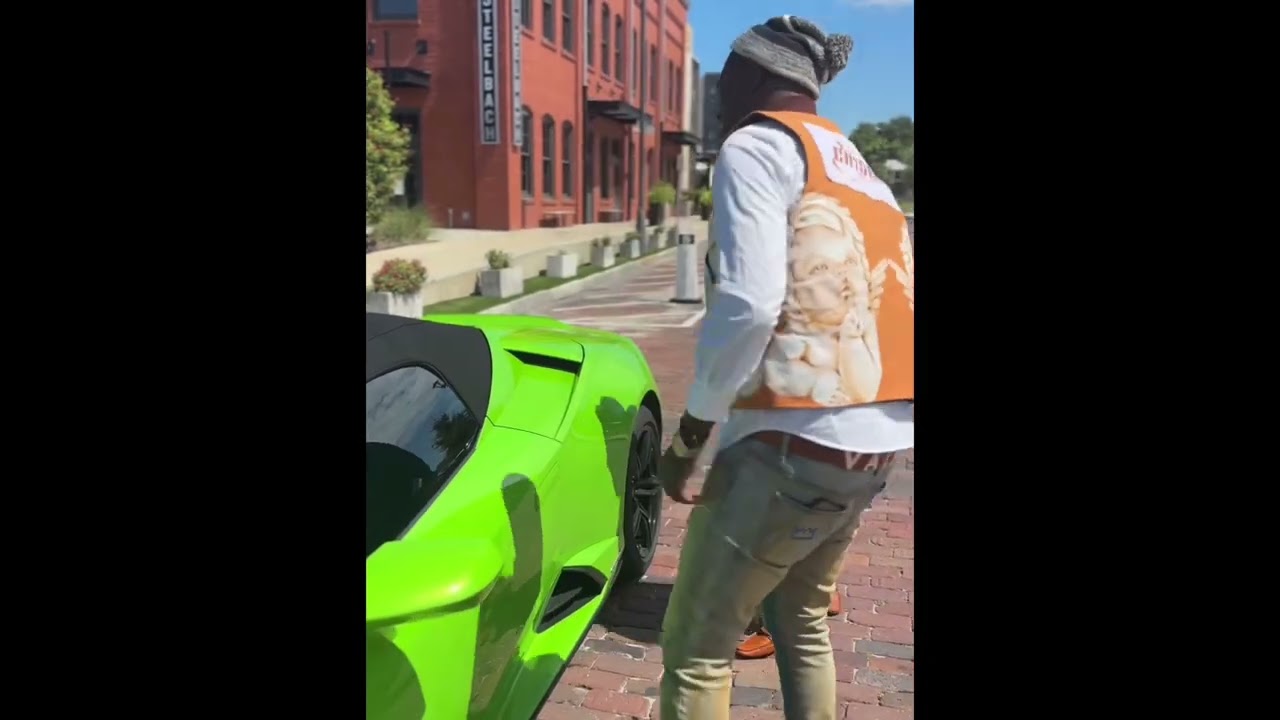 Funny Salesman Kenny Brooks Tries To Sell Attorney…